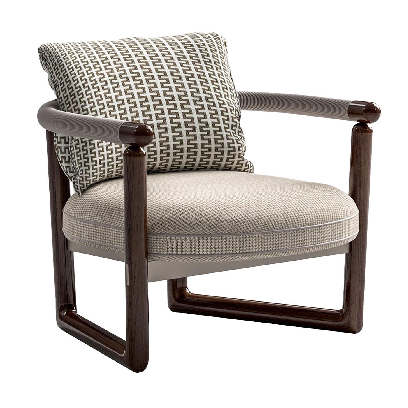 https://a.1stdibscdn.com/cecil-mahogany-wood-outdoor-armchair-for-sale-picture-4/f_17062/f_477398521764328525430/1750408859073_AAMRNY_0005_0008_poltronaCecil_6__master.jpg