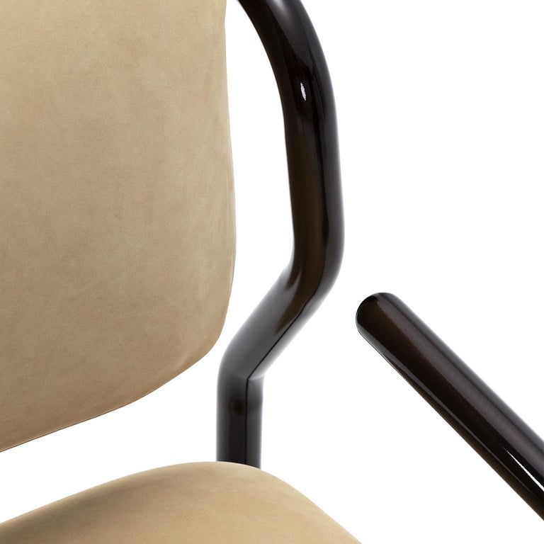 https://a.1stdibscdn.com/modernista-beige-leather-chair-studiopepe-by-exteta-for-sale-picture-11/f_17062/f_473571421762180899776/1751881924785_RMMMNY_0024_ModernistaChairDett3_master.jpg?width=768