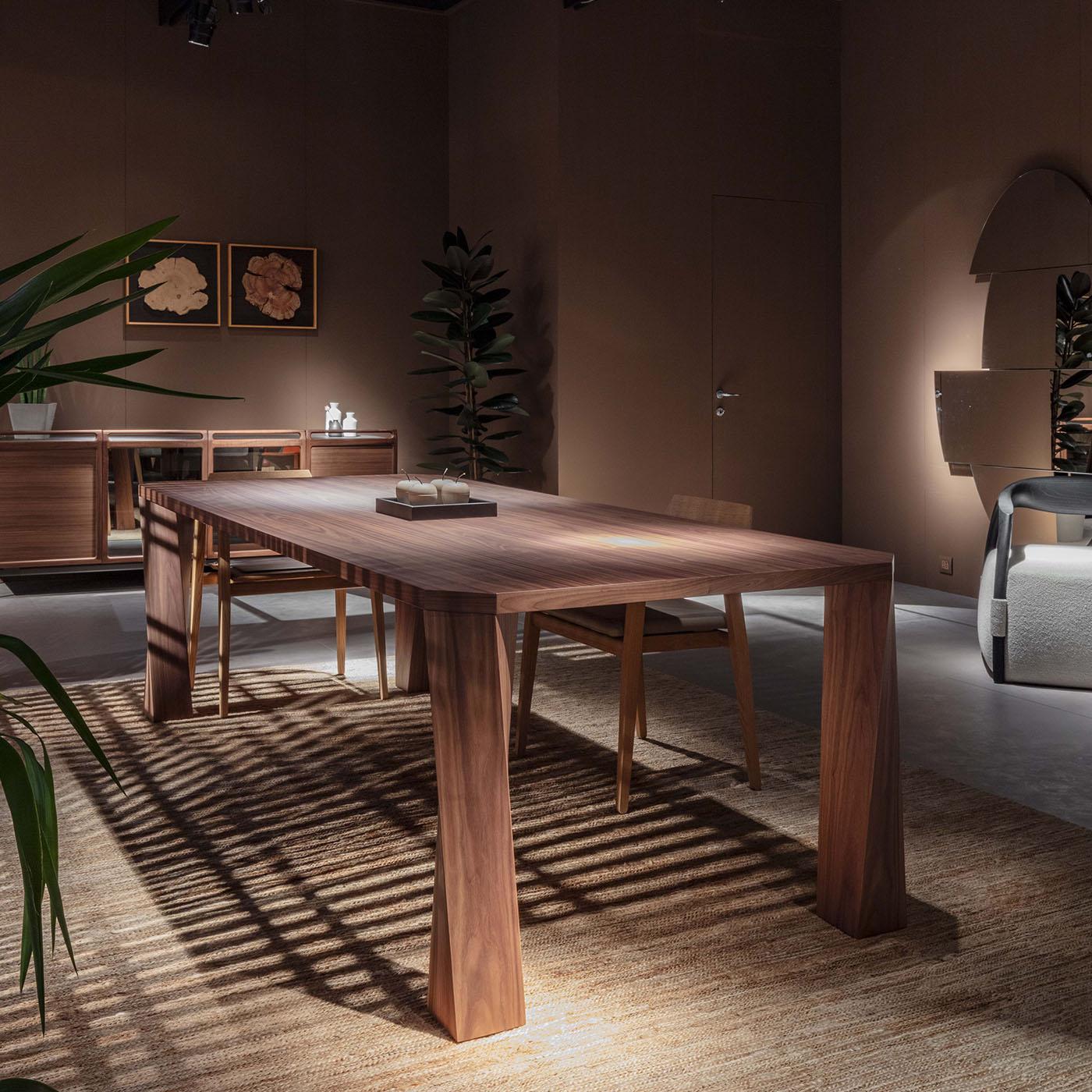 https://a.1stdibscdn.com/super-twist-rectangular-canaletto-walnut-wood-table-for-sale-picture-3/f_17062/f_468548221759153778860/1753280868393_RSAMNY_0029_32A7374_master.jpg