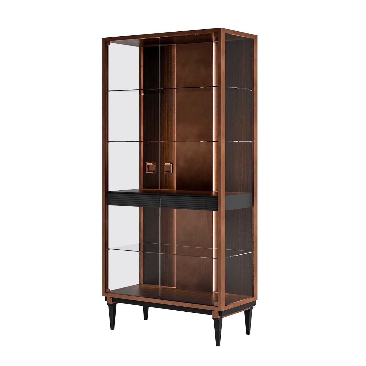 https://a.1stdibscdn.com/display-cabinet-for-sale/display-cabinet-for-sale/1121189/f_175594011578985765417/17559401_master.jpg