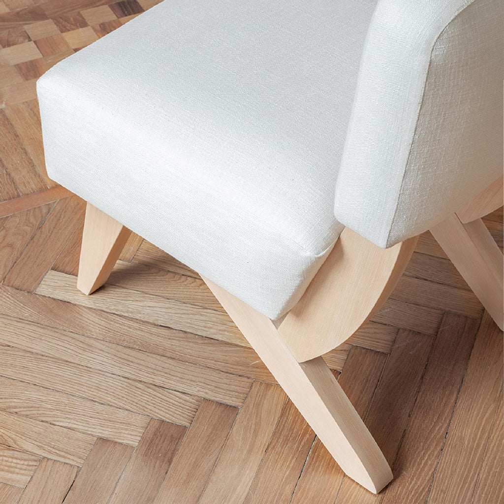 https://a.1stdibscdn.com/sainte-maxime-white-dining-chair-from-the-collezione-riviera-for-sale-picture-9/f_17062/f_483177021768402143390/1763376690840_ESRTNY_0012_SAINTEMAXIMEsedia_02_master.jpg
