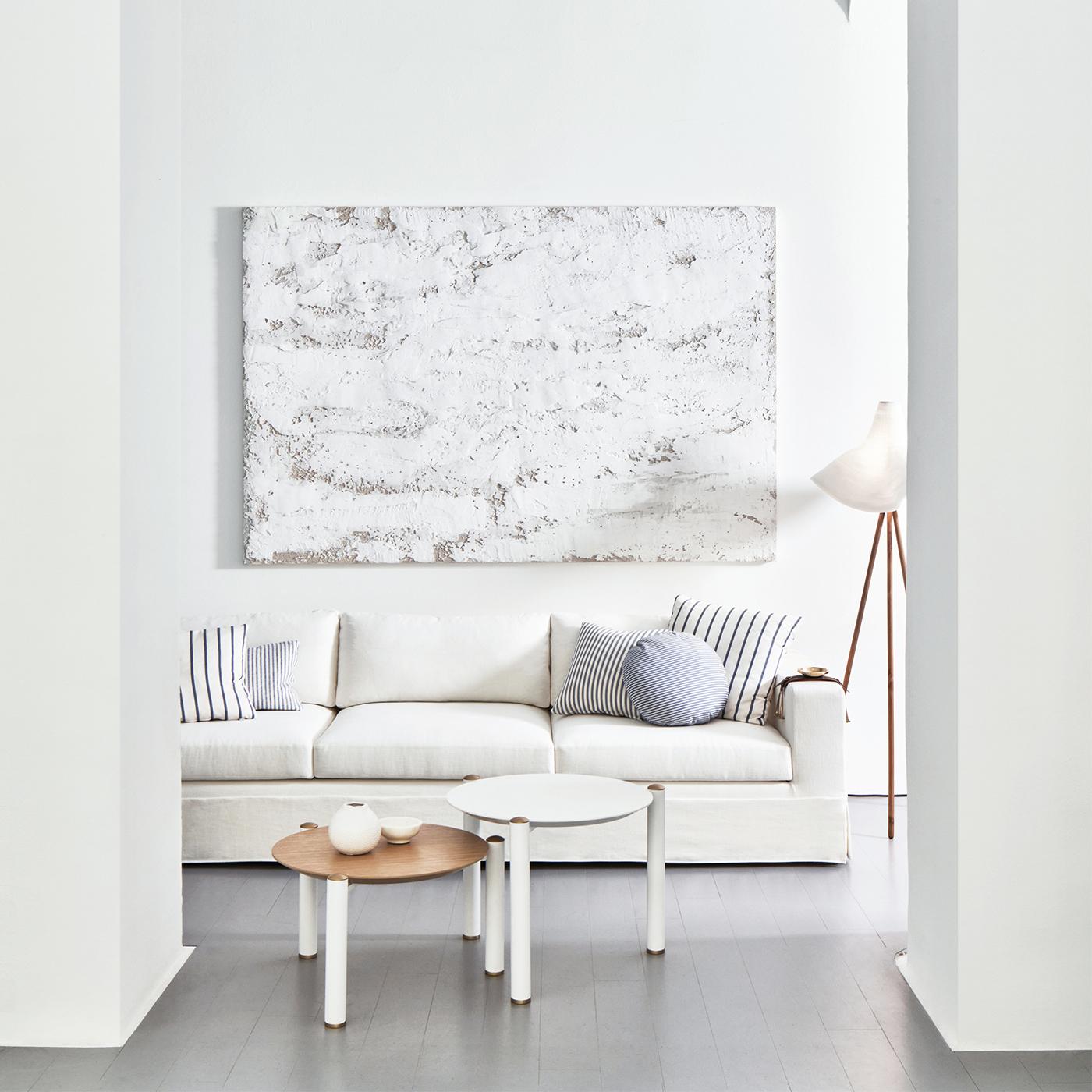 https://a.1stdibscdn.com/montauk-white-sofa-from-the-collezione-riviera-for-sale-picture-7/f_17062/f_483233921768407975660/1766050426251_MATENY_0064_MONTAUKsofa_01_2__master.jpg