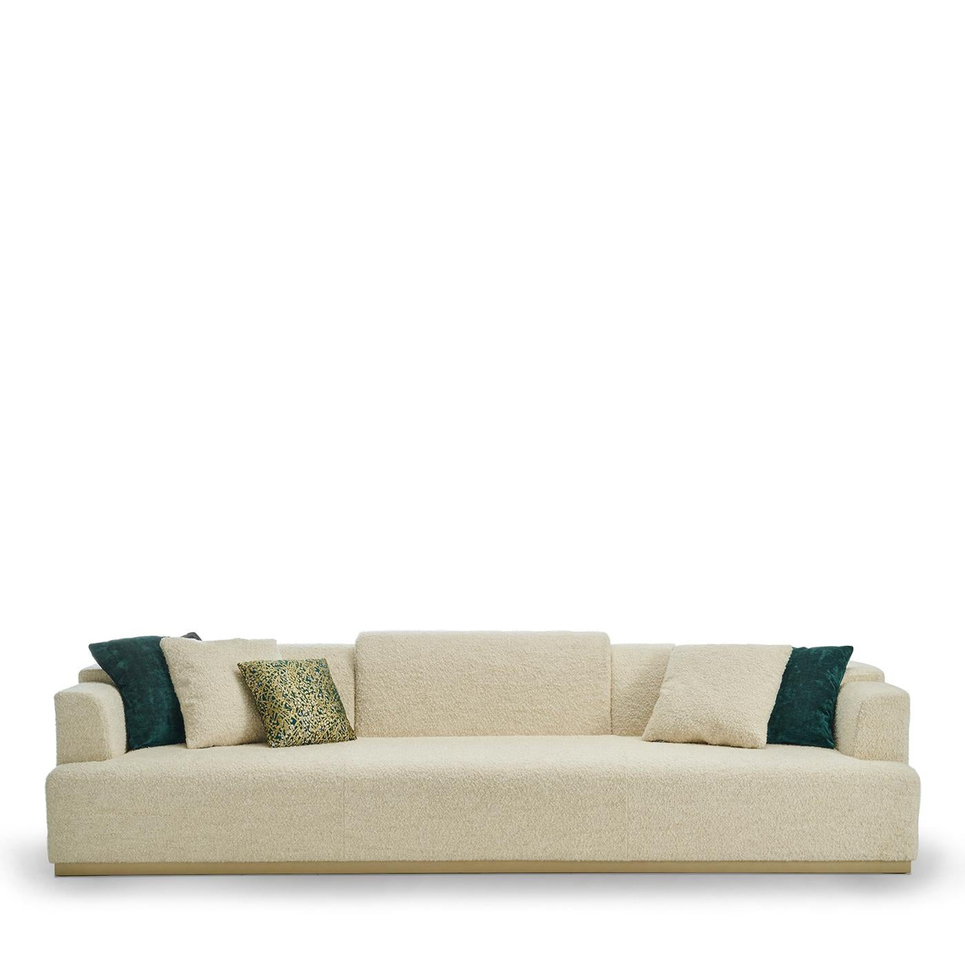 https://a.1stdibscdn.com/nouvelle-vague-champagne-finish-4-seat-sofa-for-sale-picture-2/f_17062/f_485788921769765371551/1766508317415_RATENY_0110_2_master.jpg