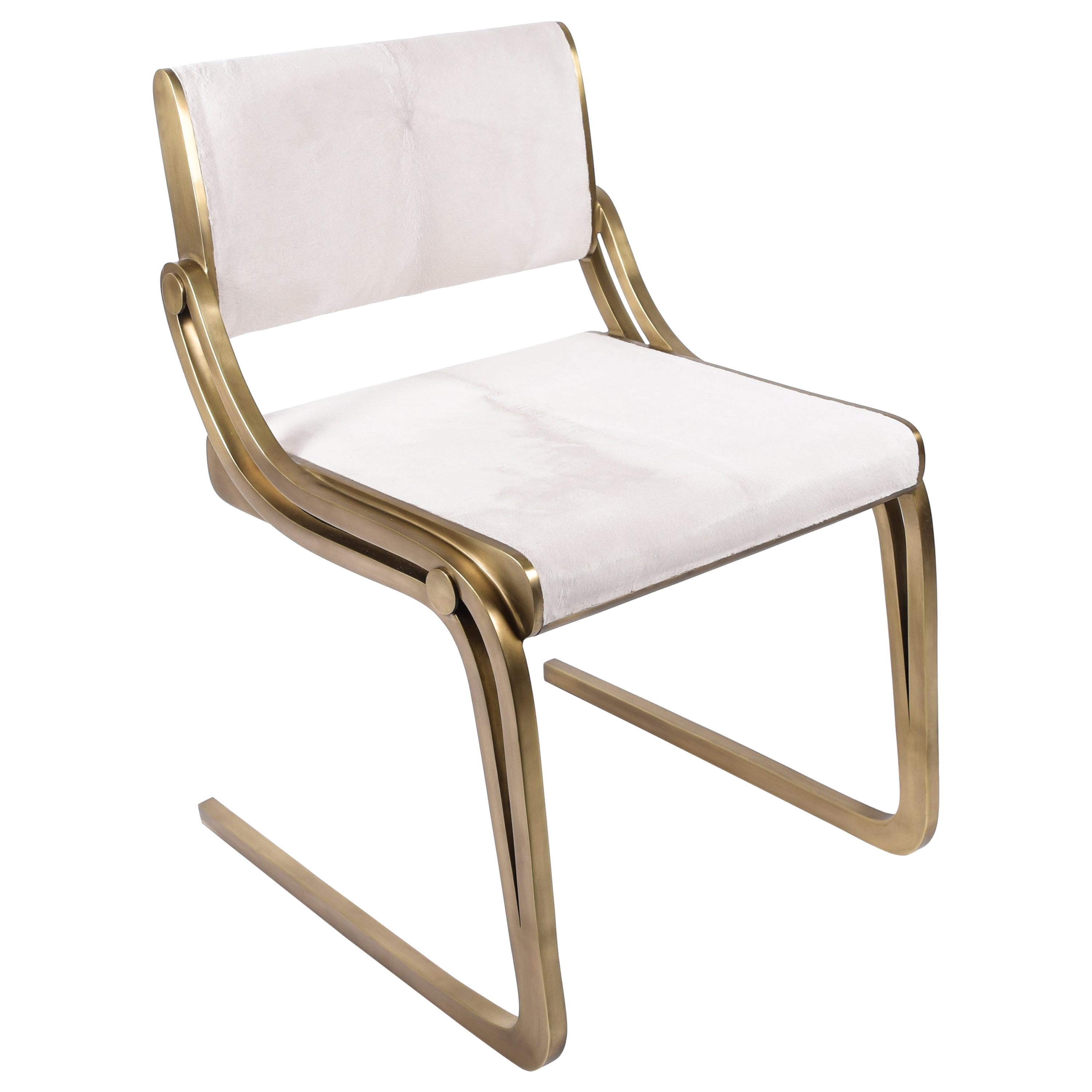 https://a.1stdibscdn.com/oxford-chair-cream-shagreen-fur-upholstery-bronze-patina-brass-by-ry-augousti-for-sale/1121189/f_176657621579770650685/17665762_master.jpg