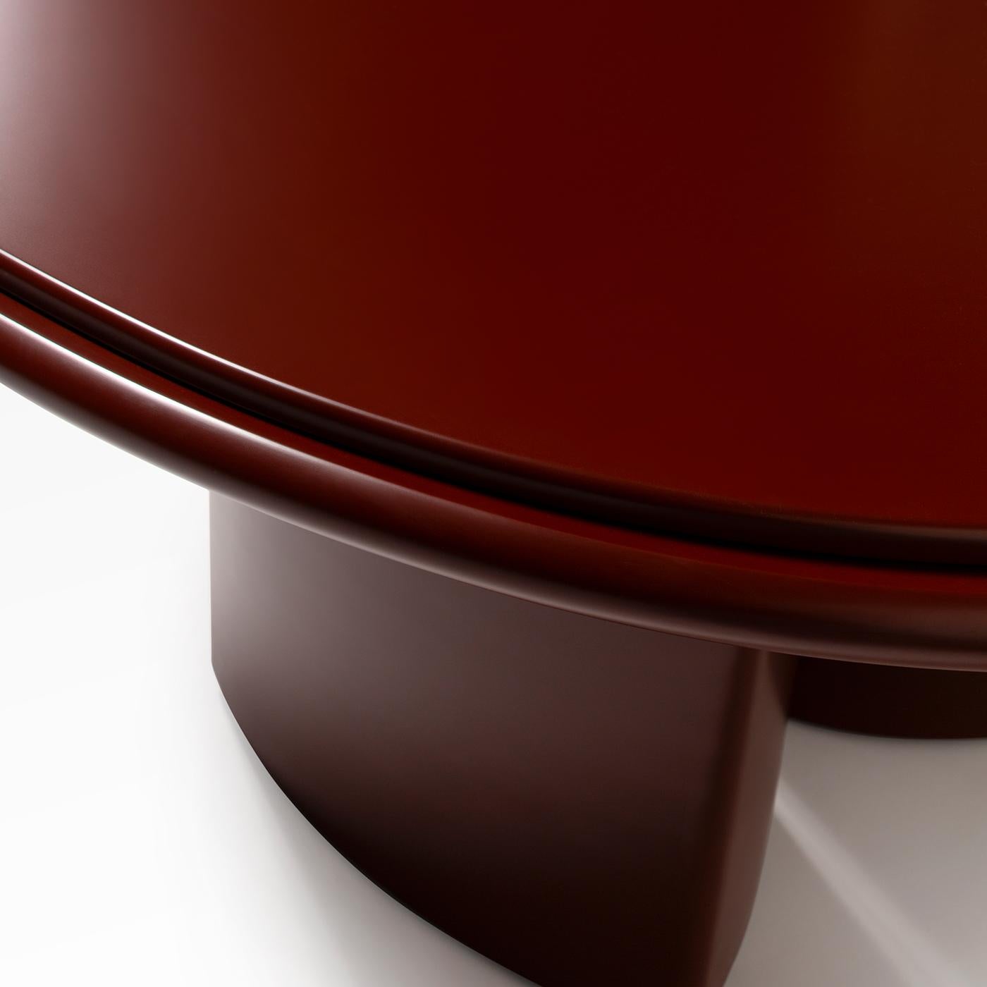 https://a.1stdibscdn.com/double-r-amarone-red-lacquered-wood-dining-table-for-sale-picture-8/f_17062/f_493933621774600671456/1770647948186_MEATNY_0063_Double_R_CarpaneseHome_Simone_Bonanni_124_4__master.jpg