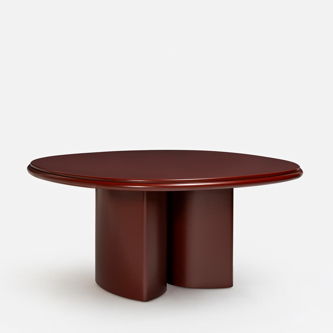 https://a.1stdibscdn.com/double-r-amarone-red-lacquered-wood-dining-table-for-sale-picture-4/f_17062/f_493933621774600671221/1770648094563_MEATNY_0001_Double_R_CarpaneseHome_Simone_Bonanni_115_4__master.jpg
