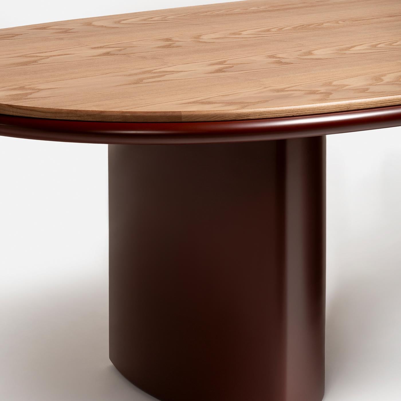 https://a.1stdibscdn.com/double-m-amarone-red-lacquered-base-glossy-miele-finish-wood-top-dining-table-for-sale-picture-8/f_17062/f_493932421774600025631/1770649492074_MEATNY_0018_Double_CarpaneseHome_Simone_Bonanni_095_1__master.jpg