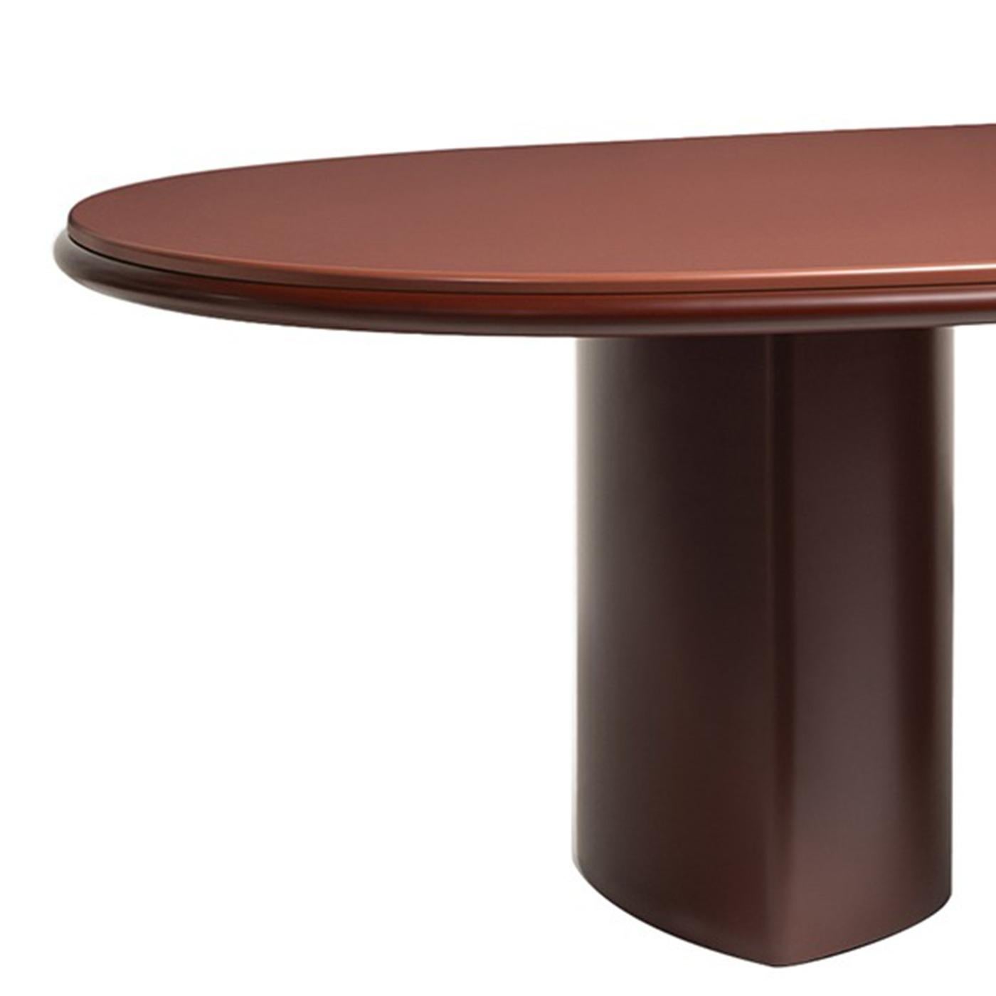 https://a.1stdibscdn.com/double-m-amarone-red-lacquered-base-glossy-terracotta-lacquered-top-dining-tab-for-sale-picture-5/f_17062/f_493810021774519728535/1771500731512_MEATNY_0002_0003_0002_Double_M_Lacquered_4__master.jpg