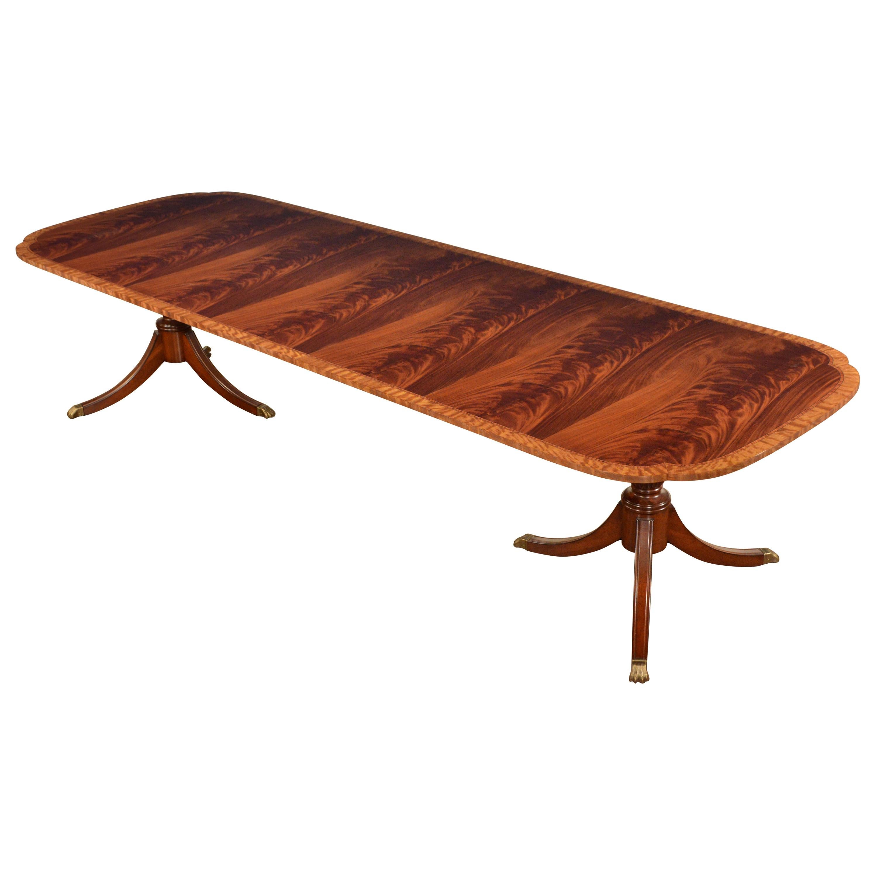 https://a.1stdibscdn.com/traditional-mahogany-scallop-cornered-dining-table-by-leighton-hall-for-sale/1121189/f_178381711581061921567/17838171_master.jpg
