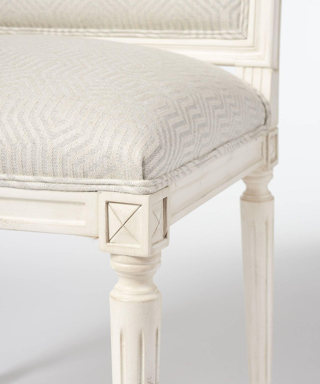 https://a.1stdibscdn.com/schumacher-marie-therese-eureka-belgian-woven-hand-carved-beechwood-side-chair-for-sale-picture-4/archivesE/upload/f_27273/f_104955911523911943486/180222_FSCHUMACHERCO_SS_CHAIRS_0104_master.jpg