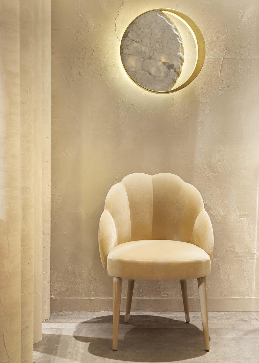 https://a.1stdibscdn.com/petal-back-dining-chair-by-munna-in-textured-boucle-fabric-for-sale-picture-8/f_27693/f_489088221771612884960/1804_Munna_GingerJagger_iSaloni_Official_Photos_10_2_master.jpg
