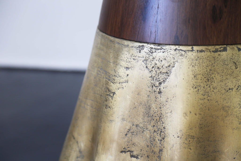 https://a.1stdibscdn.com/21st-century-round-cast-bronze-tavola-9-dining-table-from-costantini-for-sale-picture-2/f_25173/f_115276731532545172492/1806_tavola_9_19_master.jpg