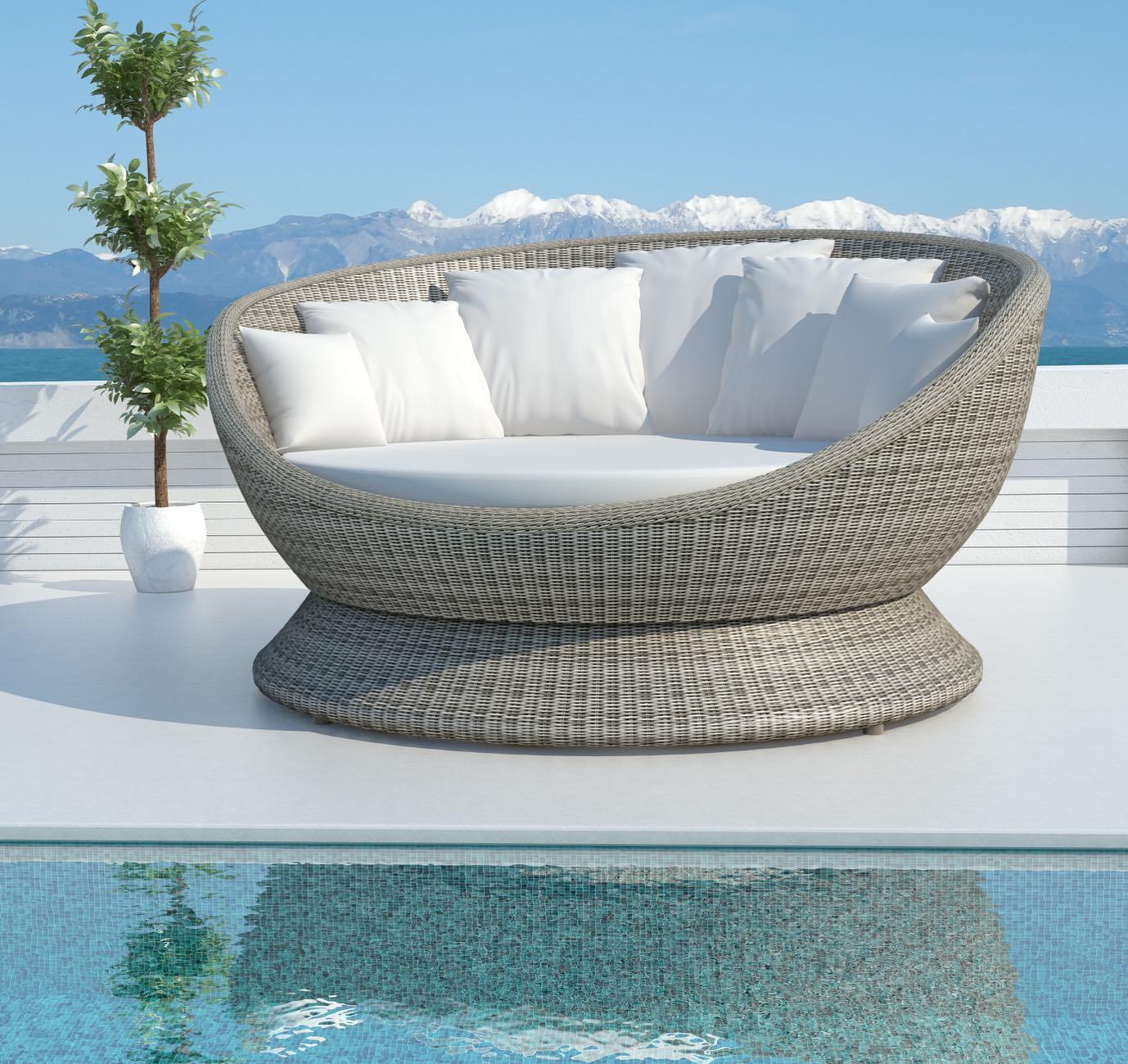https://a.1stdibscdn.com/outdoor-3-seater-sofa-with-seashell-white-wicker-structure-for-sale-picture-4/f_27693/f_322873521676352852348/186482538_125441092983986_5877999781808511574_n_master.jpg