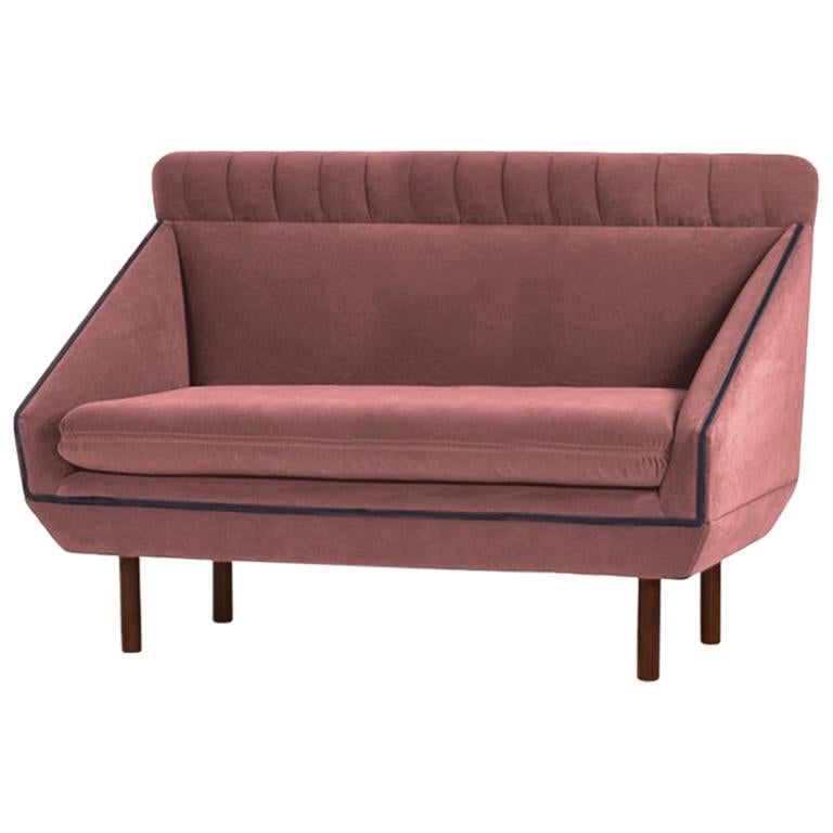 https://a.1stdibscdn.com/agnes-m-couch-2-seat-for-sale/1121189/f_187956921587584239795/18795692_master.jpg