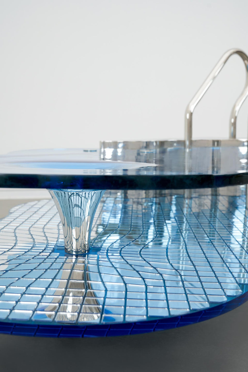 https://a.1stdibscdn.com/multiple-premonitions-stainless-steel-coffee-table-by-cometabolism-studio-for-sale-picture-3/f_55882/f_361181221696539741679/18_3_master.jpg
