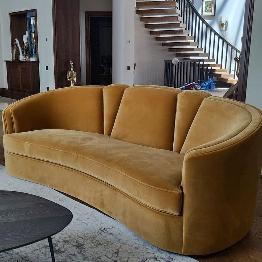 https://a.1stdibscdn.com/art-deco-style-sofa-in-velvet-w-toned-pipping-for-sale-picture-8/f_27693/f_329166821677086046794/191918808_4688296821185515_384760304930425293_n_master.jpg