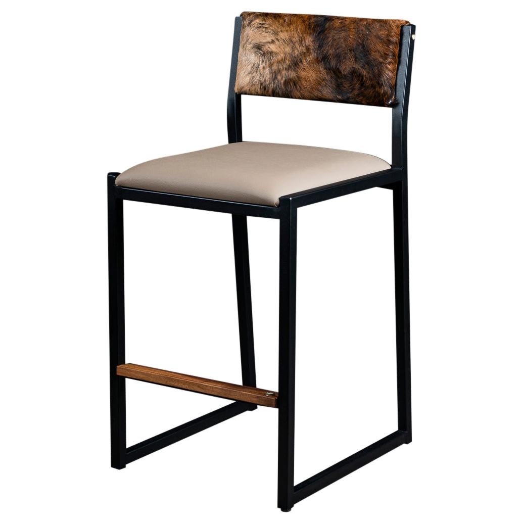 https://a.1stdibscdn.com/shaker-counter-stool-chair-by-ambrozia-walnut-sandle-vinyl-brindle-cowhide-for-sale/1121189/f_192612821590794163843/19261282_master.jpg
