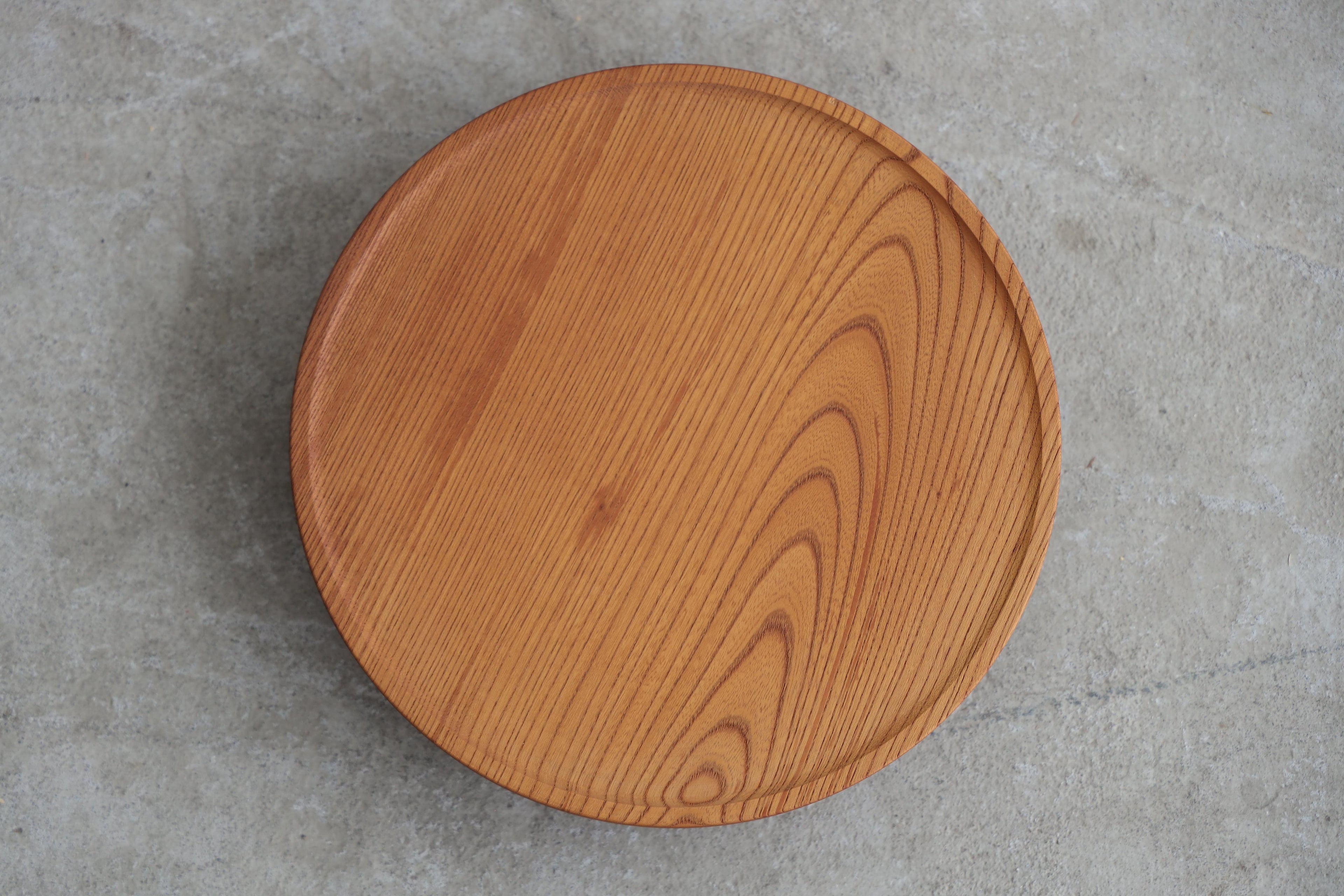 https://a.1stdibscdn.com/private-table-coffee-table-japanese-antique-for-sale-picture-2/f_71732/f_456610321751229075081/1A3A9651_master.JPG