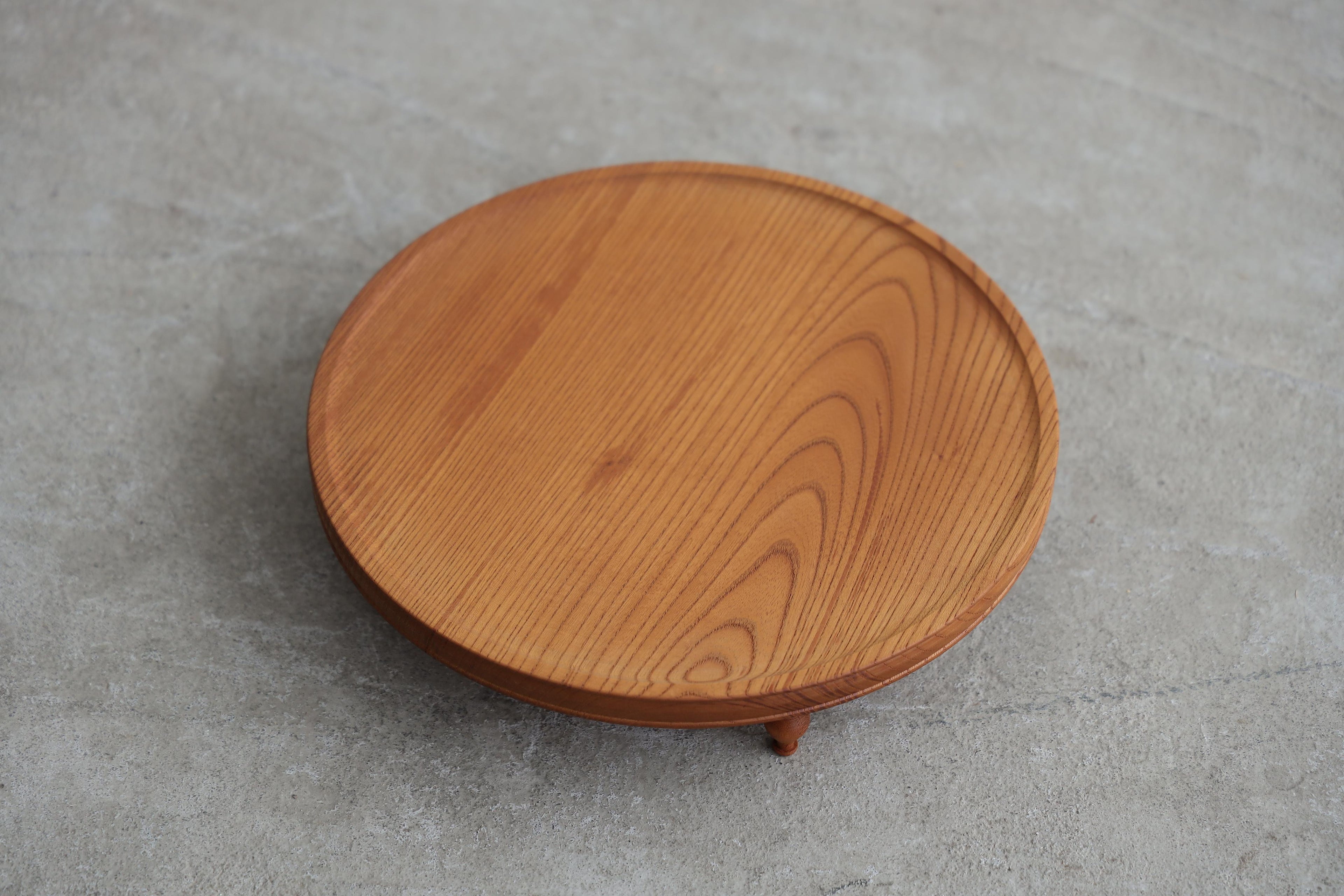 https://a.1stdibscdn.com/private-table-coffee-table-japanese-antique-for-sale-picture-3/f_71732/f_456610321751229074781/1A3A9652_master.JPG