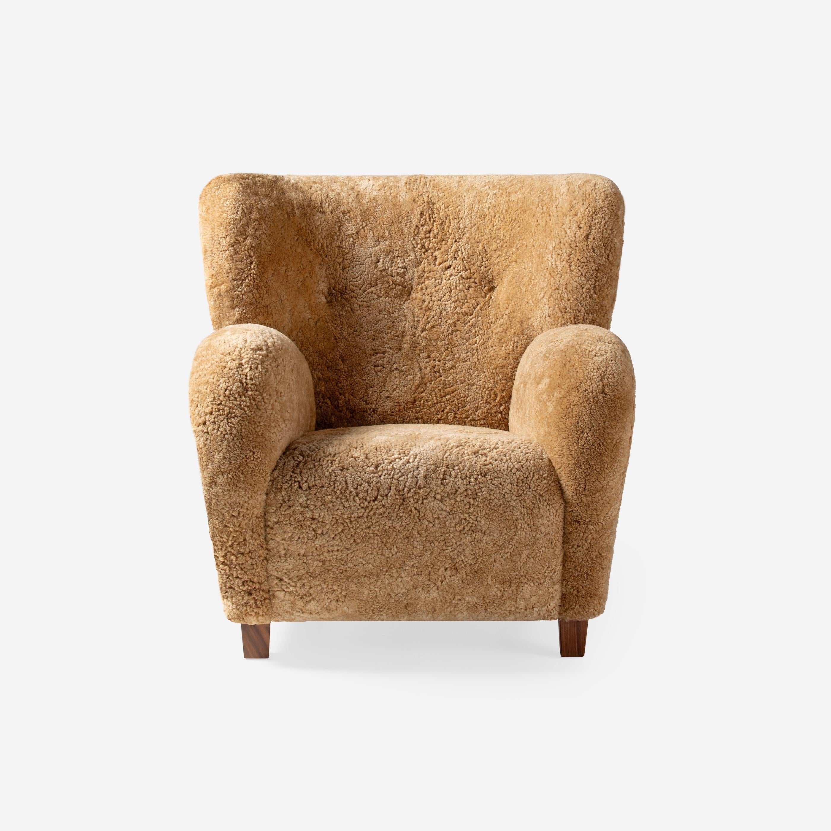 https://a.1stdibscdn.com/pair-of-karu-lounge-chairs-in-maple-sheepskin-by-dagmar-for-sale-picture-5/f_13332/f_485419921769549374068/1D_Karu_Chair_SK_Maple_Walnut_Front_master.jpg