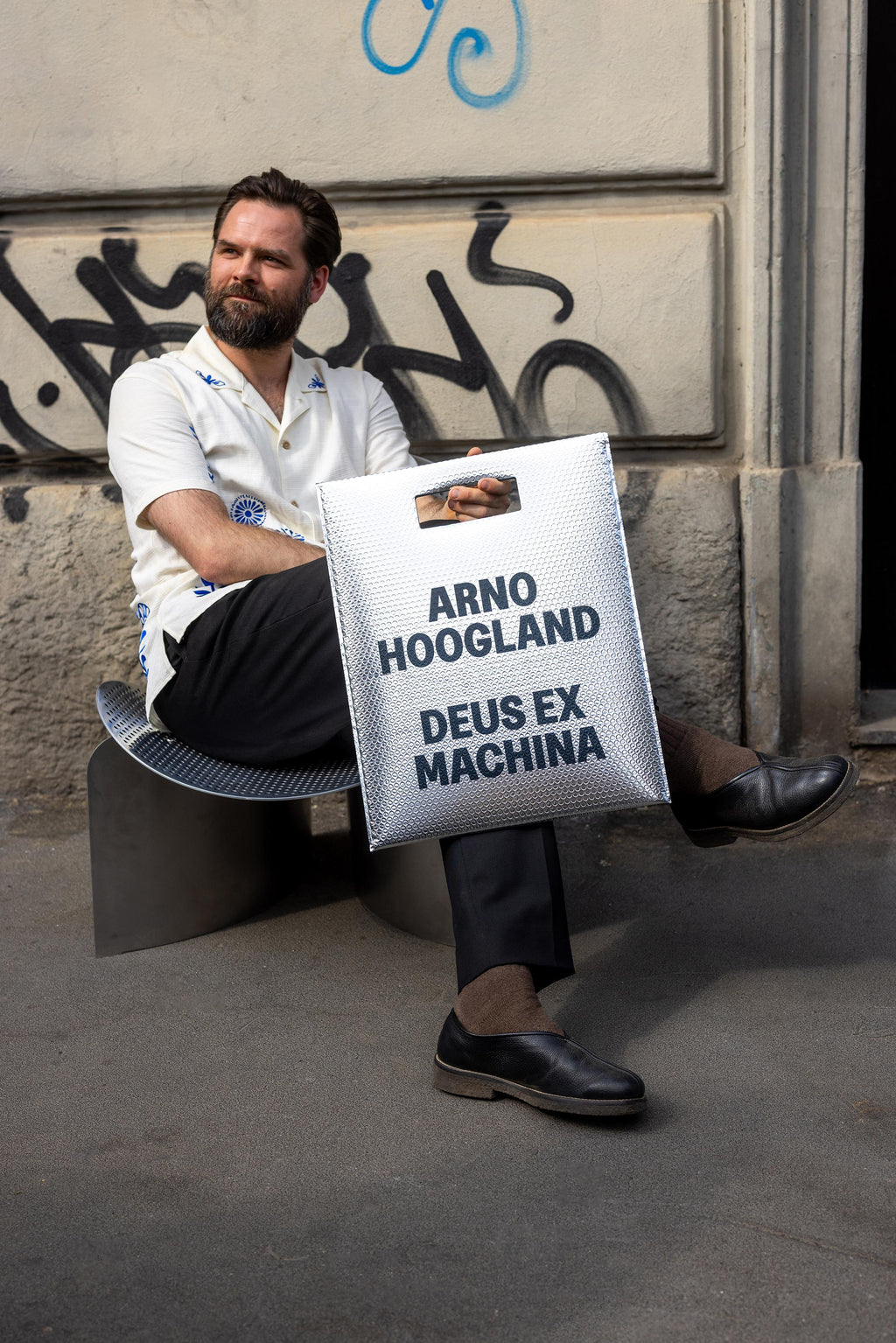 https://a.1stdibscdn.com/r400-perforated-chair-in-silver-polished-aluminum-by-arno-hoogland-for-sale-picture-6/f_12192/f_489596221771950808320/1F8A4704_master.jpg