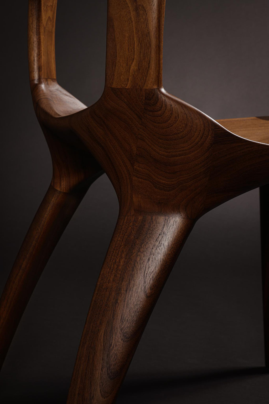 https://a.1stdibscdn.com/sculptural-solid-wood-chair-by-mobius-objects-for-sale-picture-5/f_51472/f_367907521698276522315/1ST_DIBS_5_master.jpg