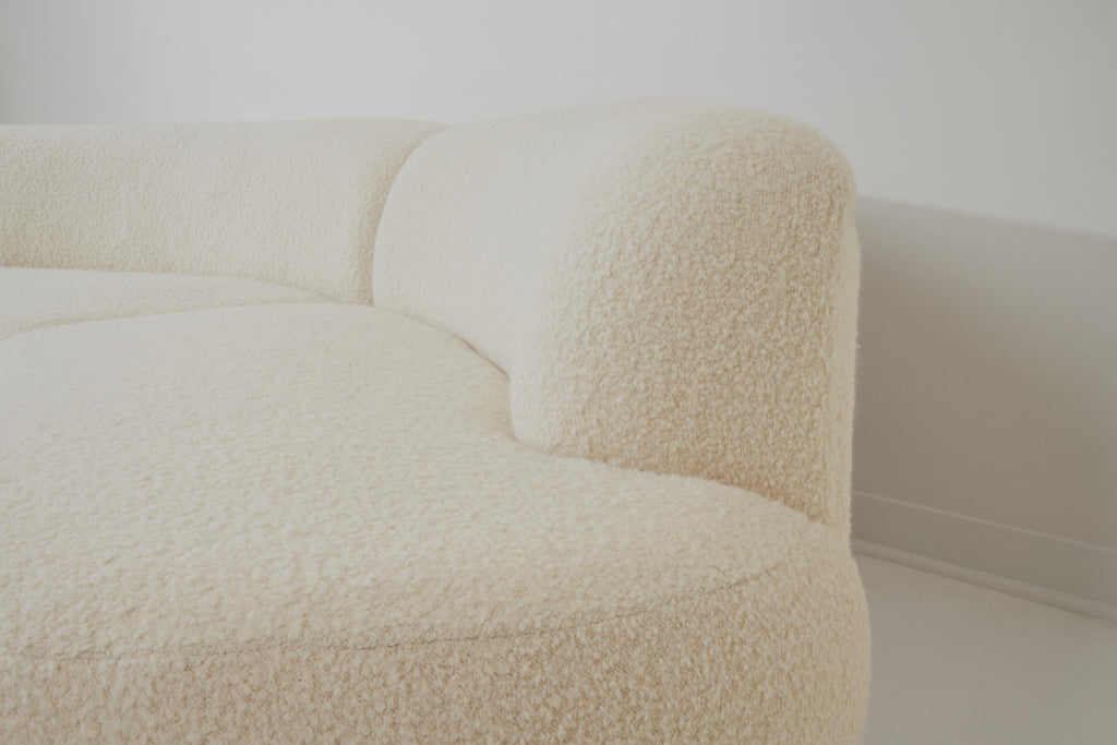 https://a.1stdibscdn.com/custom-boucle-wool-couch-made-in-paris-for-sale-picture-2/f_97112/f_387462321709826402981/1X5A5274_master.jpg