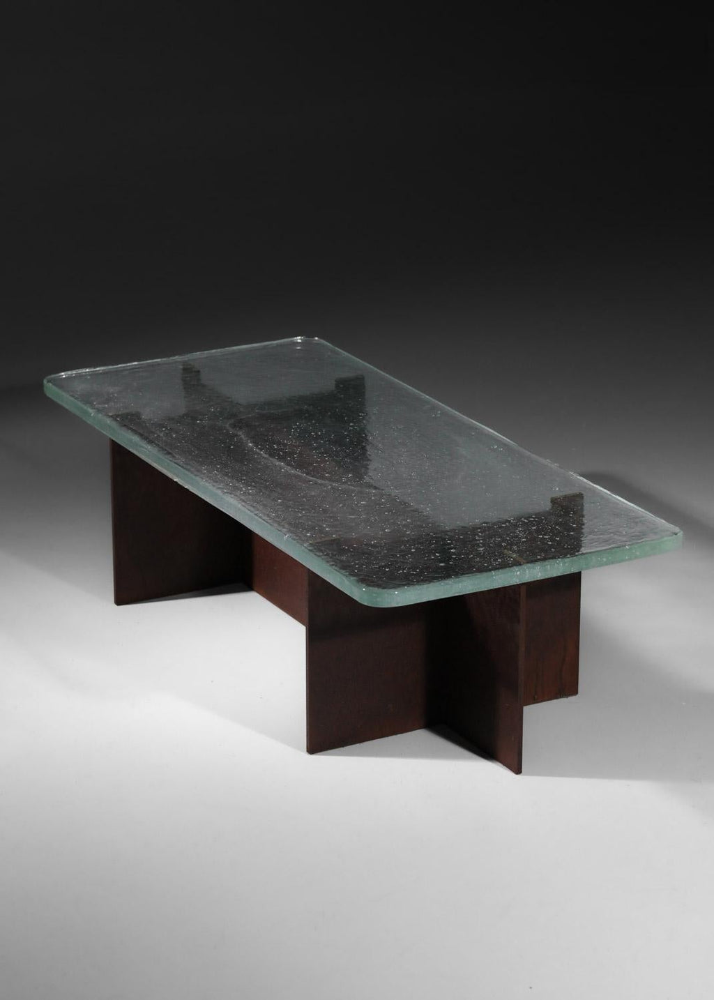 https://a.1stdibscdn.com/coffee-table-with-vintage-transparent-glass-top-and-modern-steel-base-for-sale-picture-4/f_30663/f_481266421767022475422/1_3_master.jpg
