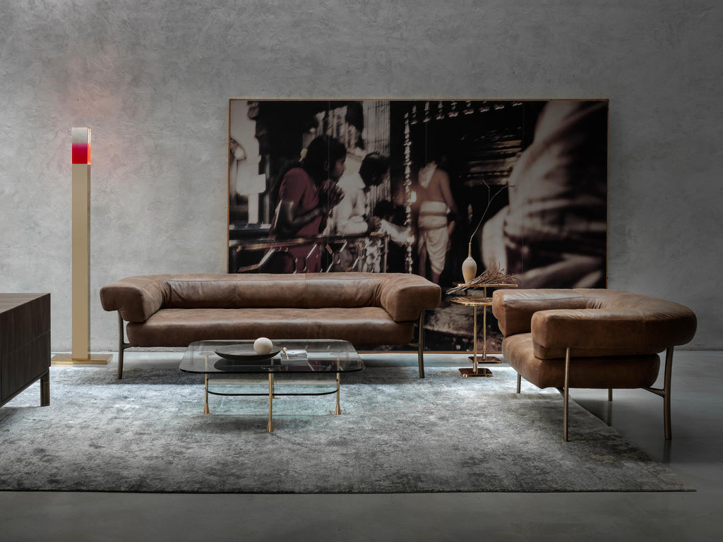 https://a.1stdibscdn.com/katana-2-seater-sofa-in-choclate-forest-leather-with-polished-brass-legs-for-sale-picture-3/22569652/f_236787221620381072963/1_Composizione_Katana_Giotto_Opera104883_3000_1__master.jpg