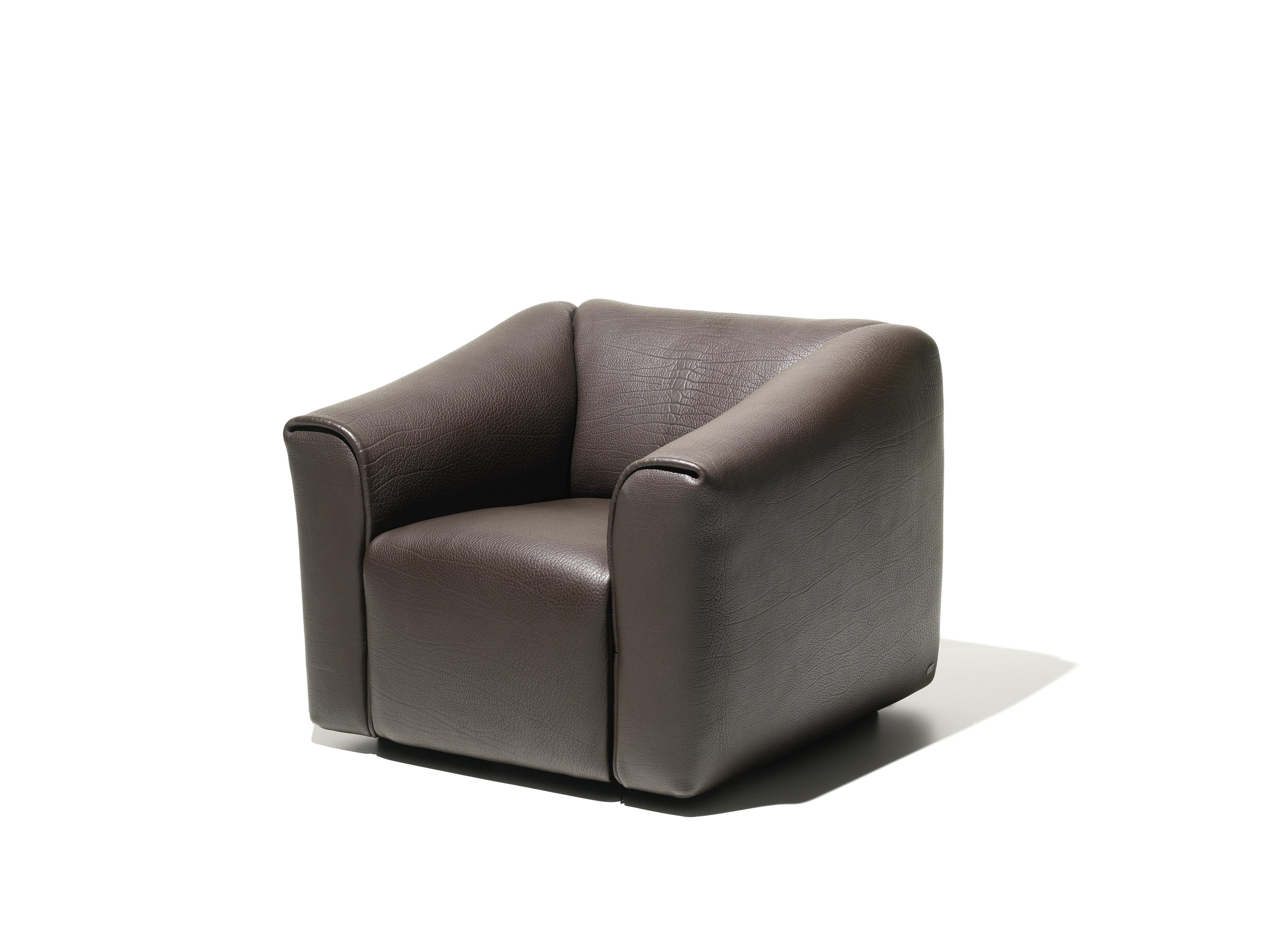 https://a.1stdibscdn.com/de-sede-ds-47-armchair-in-brown-leather-upholstery-by-antonella-scarpitta-for-sale-picture-5/f_16392/f_324041121770025868325/1_ds_47_2_2_master.jpg