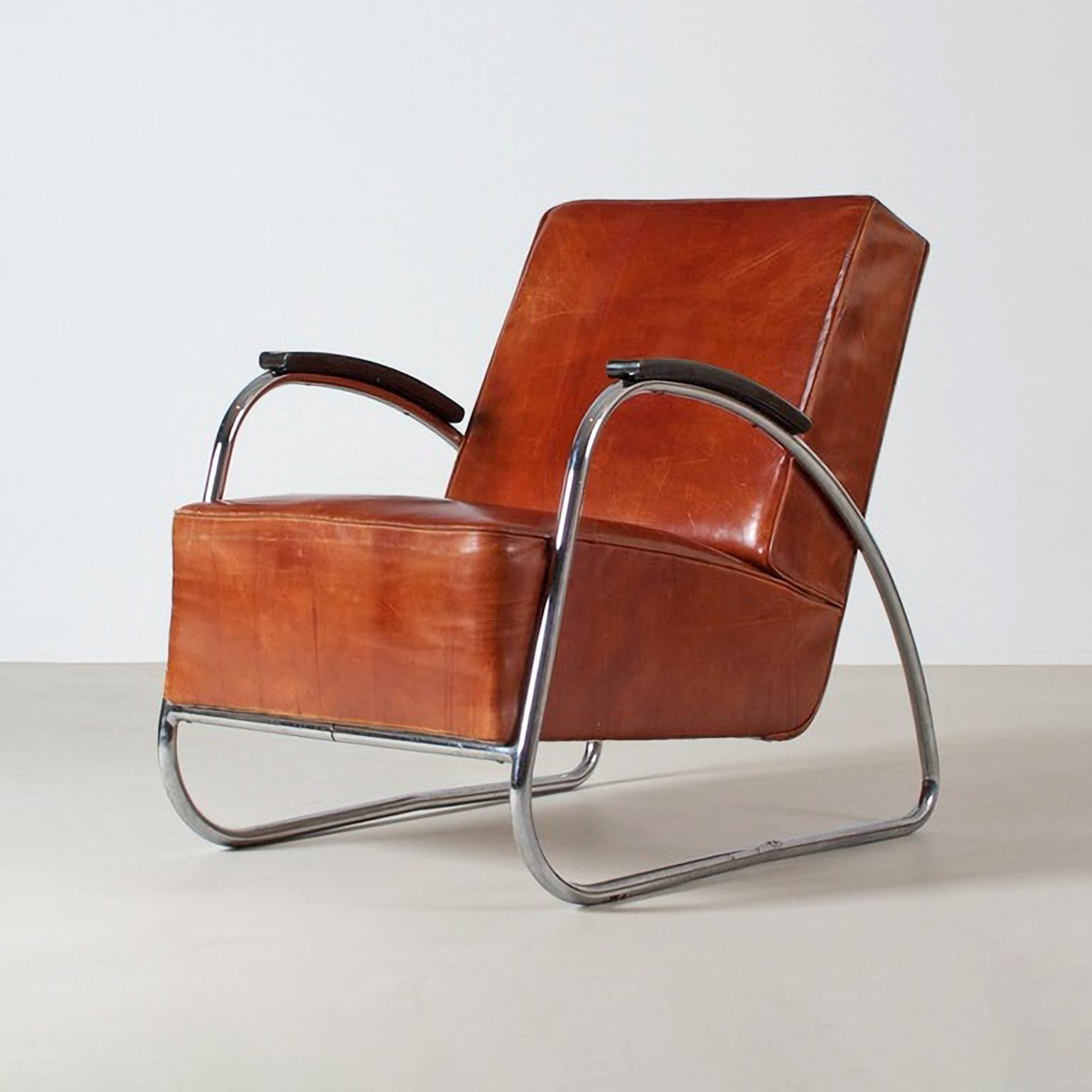 https://a.1stdibscdn.com/customizable-modernist-club-chair-by-mauser-chromed-metal-leather-upholstery-for-sale-picture-2/f_19723/f_335037921679924091730/1_master.jpg