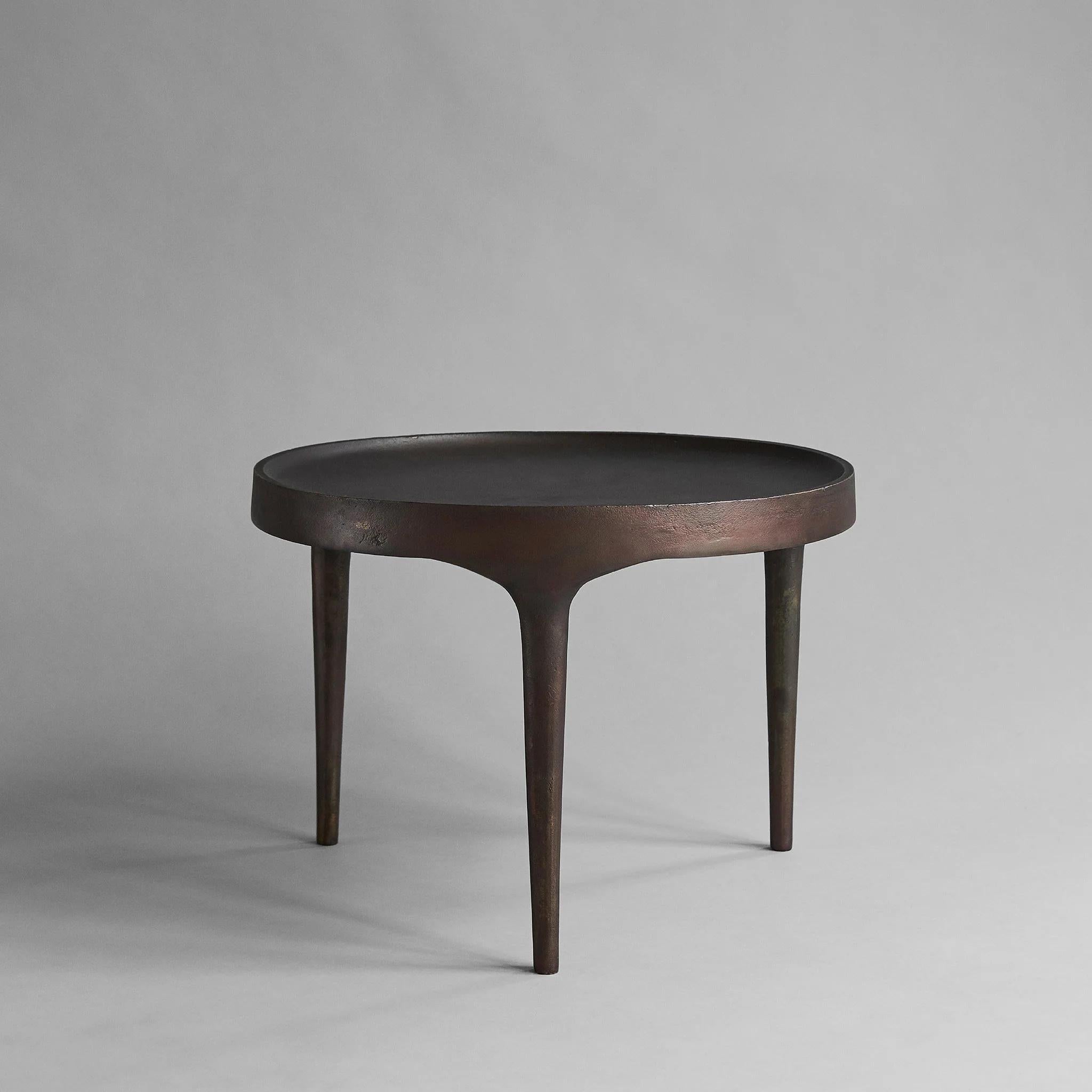 https://a.1stdibscdn.com/coffee-table-in-cast-aluminium-burn-antique-colour-contemporary-work-for-sale-picture-2/f_15302/f_434281921738354360248/1_master.jpg