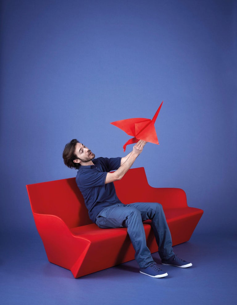 https://a.1stdibscdn.com/sweet-fuchsia-kami-yon-sofa-by-marc-sadler-for-sale-picture-2/f_12192/f_394513621714153080816/1_master.jpg?width=768