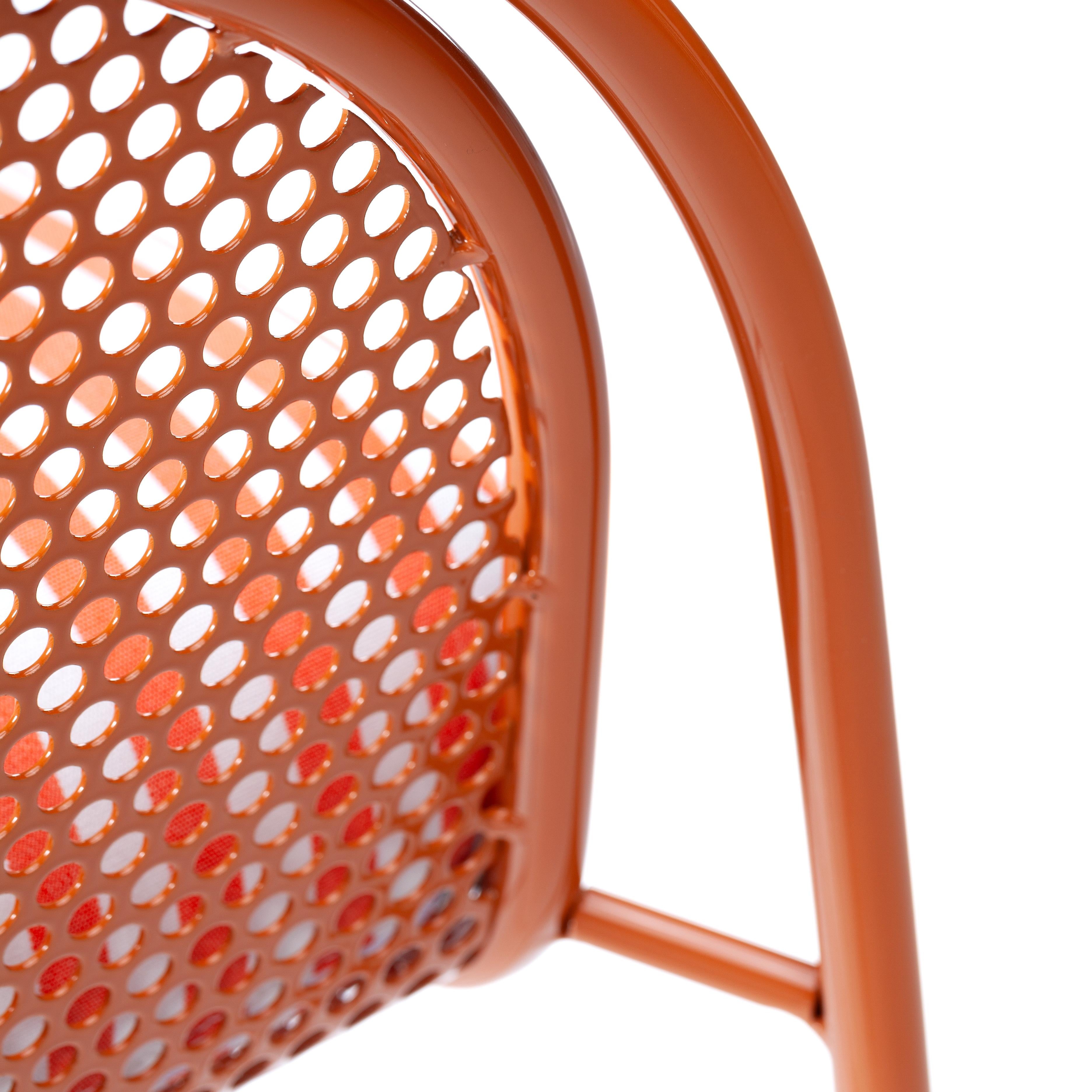 https://a.1stdibscdn.com/contemporary-riviera-bar-chair-in-lacquered-ivory-metal-for-outdoors-for-sale-picture-8/f_40973/f_468956121759416810433/1_master.jpg