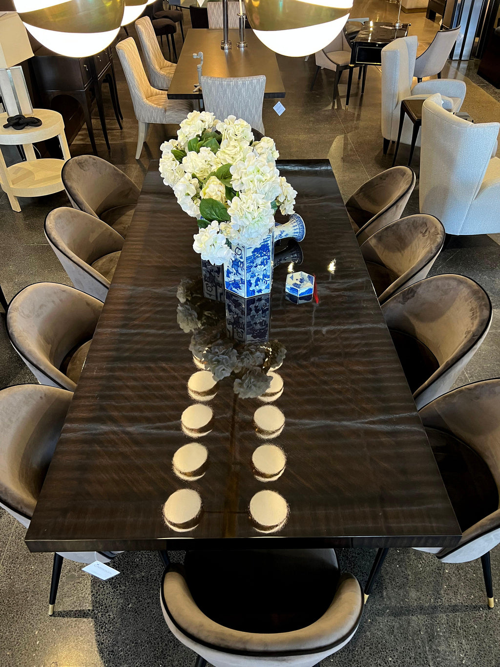 https://a.1stdibscdn.com/custom-macassar-dining-table-with-brass-bases-by-carrocel-for-sale-picture-10/f_8849/f_235820521682631610295/1_master.jpeg