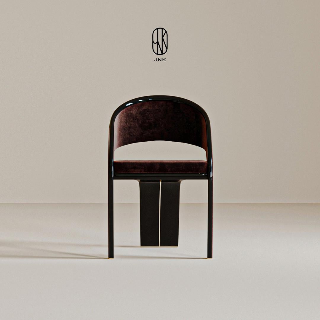 https://a.1stdibscdn.com/curved-elegance-the-contemporary-design-of-the-torres-chair-by-jnk-for-sale-picture-3/f_93551/f_418440821728638037436/1_master.jpg