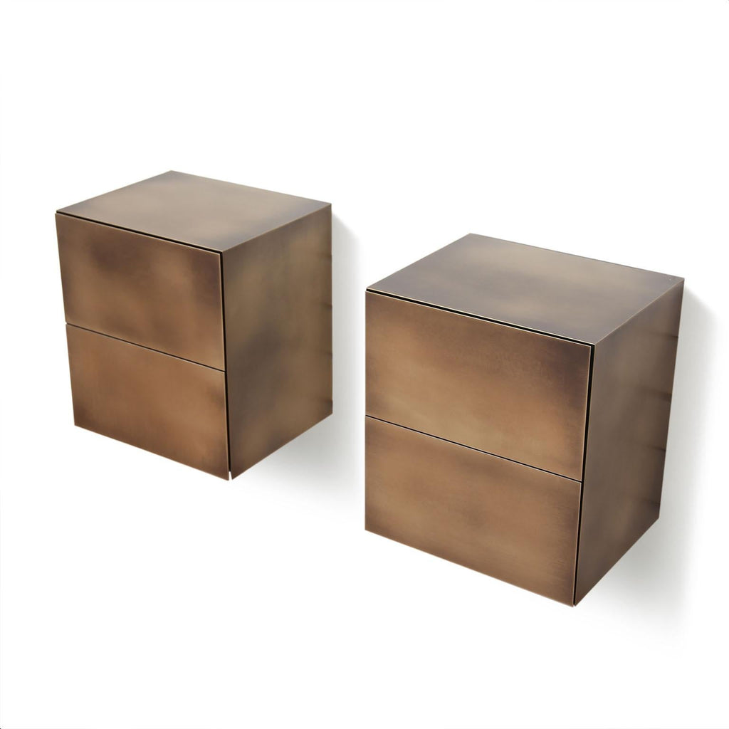 https://a.1stdibscdn.com/modern-floating-brass-side-table-for-sale-picture-5/f_55202/f_370959921700038635867/1stDibs_BST_5_master.jpg