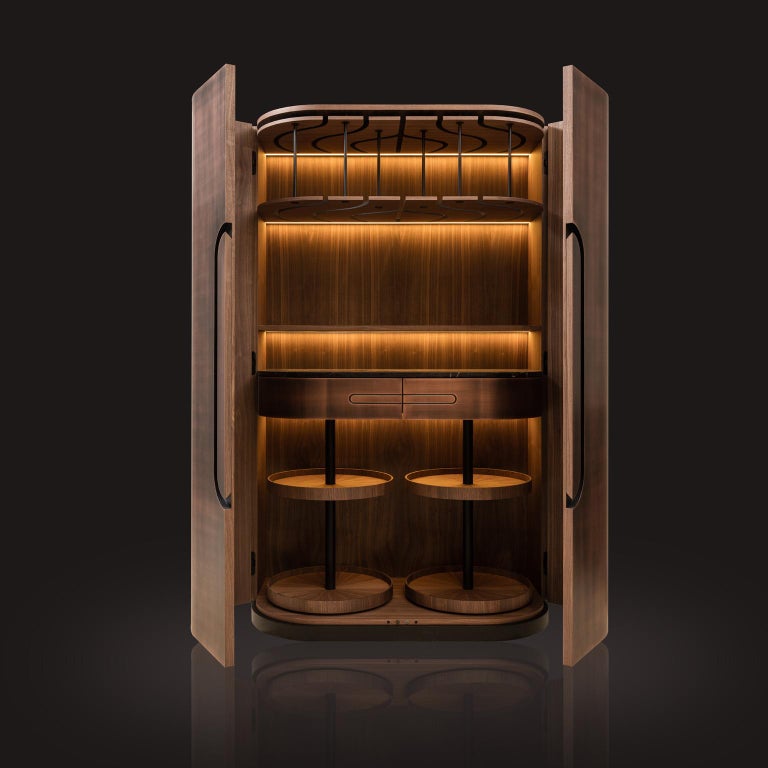 https://a.1stdibscdn.com/modern-home-wine-bar-cabinet-in-brushed-bronze-brass-copper-for-sale-picture-10/f_55202/f_380912221706180765091/1stDibs_Eclipse_10_master.jpg?width=768