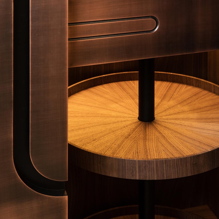 https://a.1stdibscdn.com/modern-home-wine-bar-cabinet-in-brushed-bronze-brass-copper-for-sale-picture-12/f_55202/f_380912221706180765860/1stDibs_Eclipse_12_master.jpg?width=768