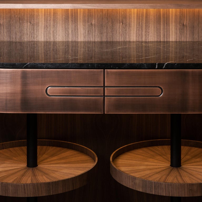 https://a.1stdibscdn.com/modern-home-wine-bar-cabinet-in-brushed-bronze-brass-copper-for-sale-picture-13/f_55202/f_380912221706180766422/1stDibs_Eclipse_13_master.jpg?width=768