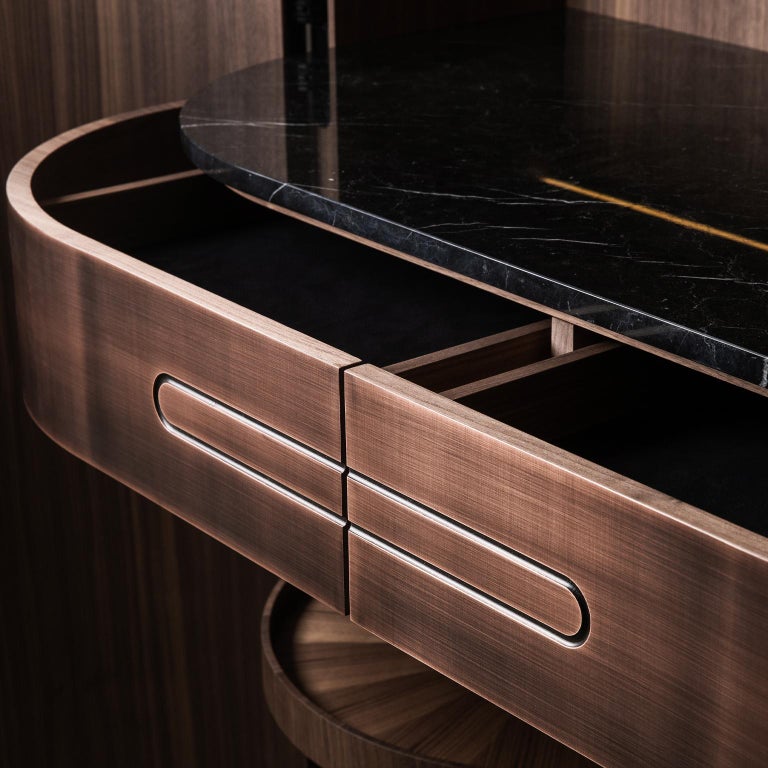 https://a.1stdibscdn.com/modern-home-wine-bar-cabinet-in-brushed-bronze-brass-copper-for-sale-picture-14/f_55202/f_380912221706180766362/1stDibs_Eclipse_14_master.jpg?width=768