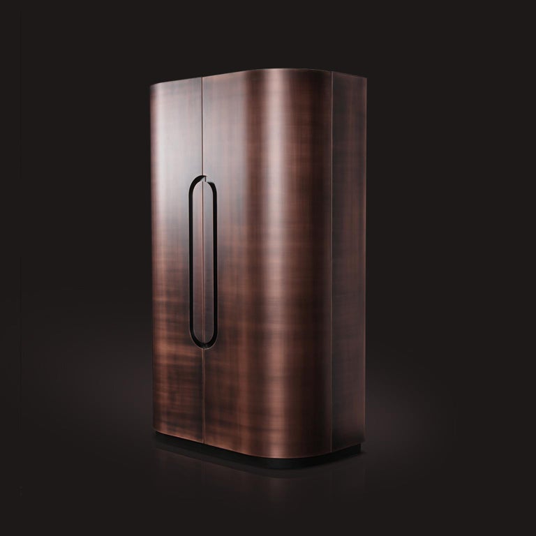 https://a.1stdibscdn.com/modern-home-wine-bar-cabinet-in-brushed-bronze-brass-copper-for-sale-picture-9/f_55202/f_380912221706180764729/1stDibs_Eclipse_9_master.jpg?width=768