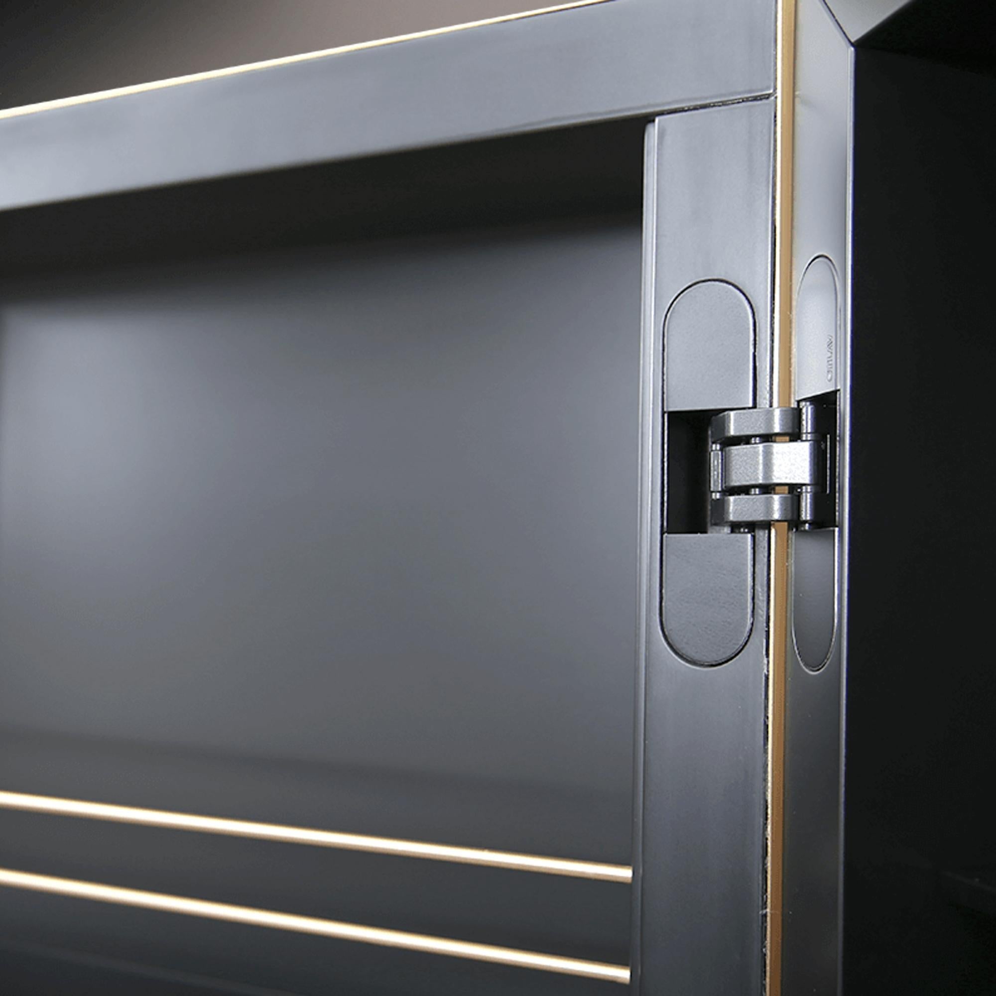 https://a.1stdibscdn.com/contemporary-black-wine-bar-cabinet-in-brushed-brass-gold-for-sale-picture-13/f_55202/f_231464321679640955543/1stDibs_Kingston_IN_6_master.jpg