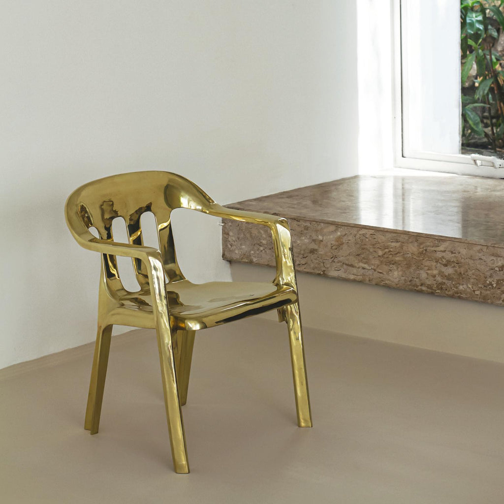 https://a.1stdibscdn.com/contemporary-chair-in-cast-brass-for-sale-picture-3/f_49741/1594230704002/1stdibs_monobloco1_master.jpg