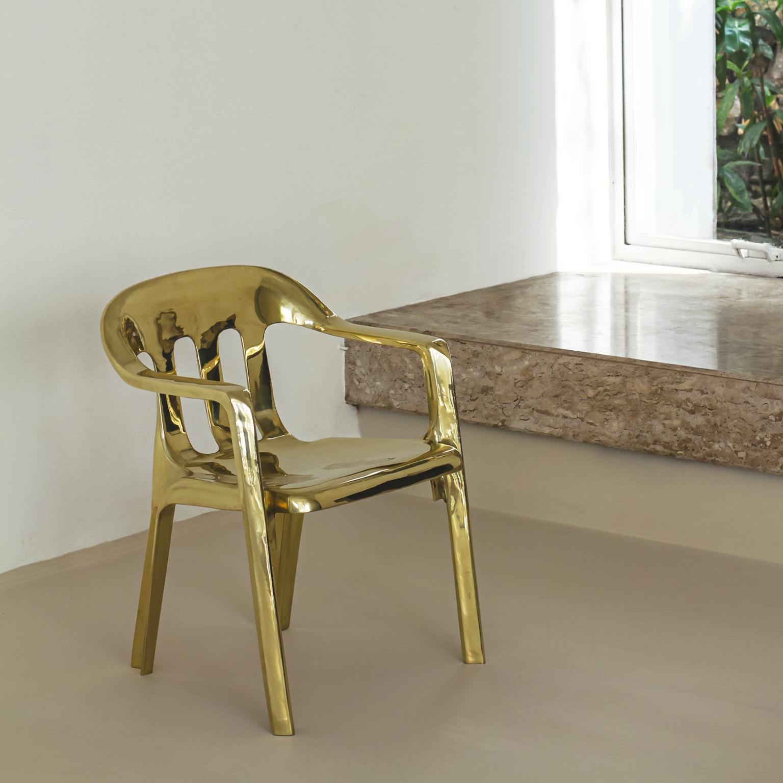https://a.1stdibscdn.com/contemporary-chair-in-cast-brass-for-sale-picture-3/f_49741/1594230704002/1stdibs_monobloco1_master.jpg