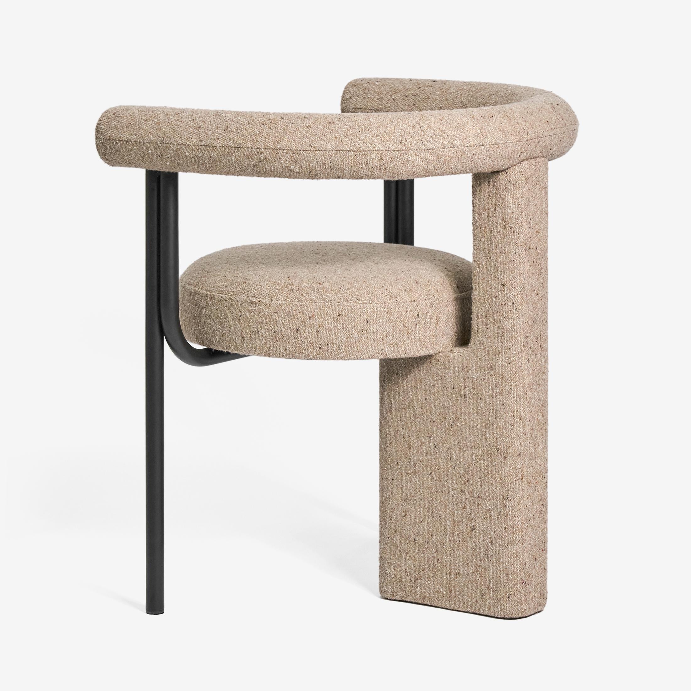 https://a.1stdibscdn.com/balance-chair-in-wool-fabric-for-sale-picture-11/f_63402/f_383199621738165803827/1stdibs_woo_Balance_5_master.jpg