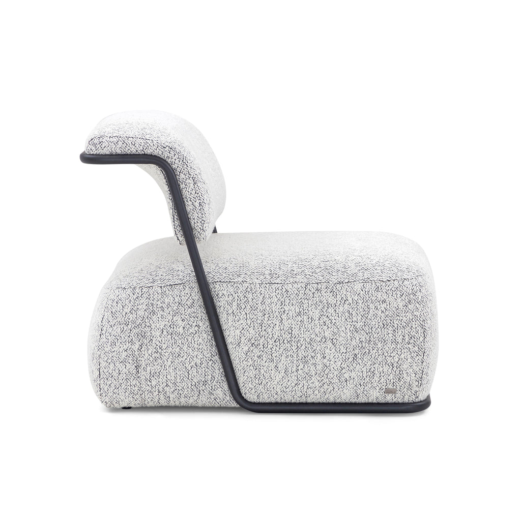 https://a.1stdibscdn.com/mono-slipper-chair-in-black-metal-and-white-and-black-fabric-for-sale-picture-3/f_52822/f_407066821721417912666/1u1omnOoxwwPIcEv2RCw__master.jpg