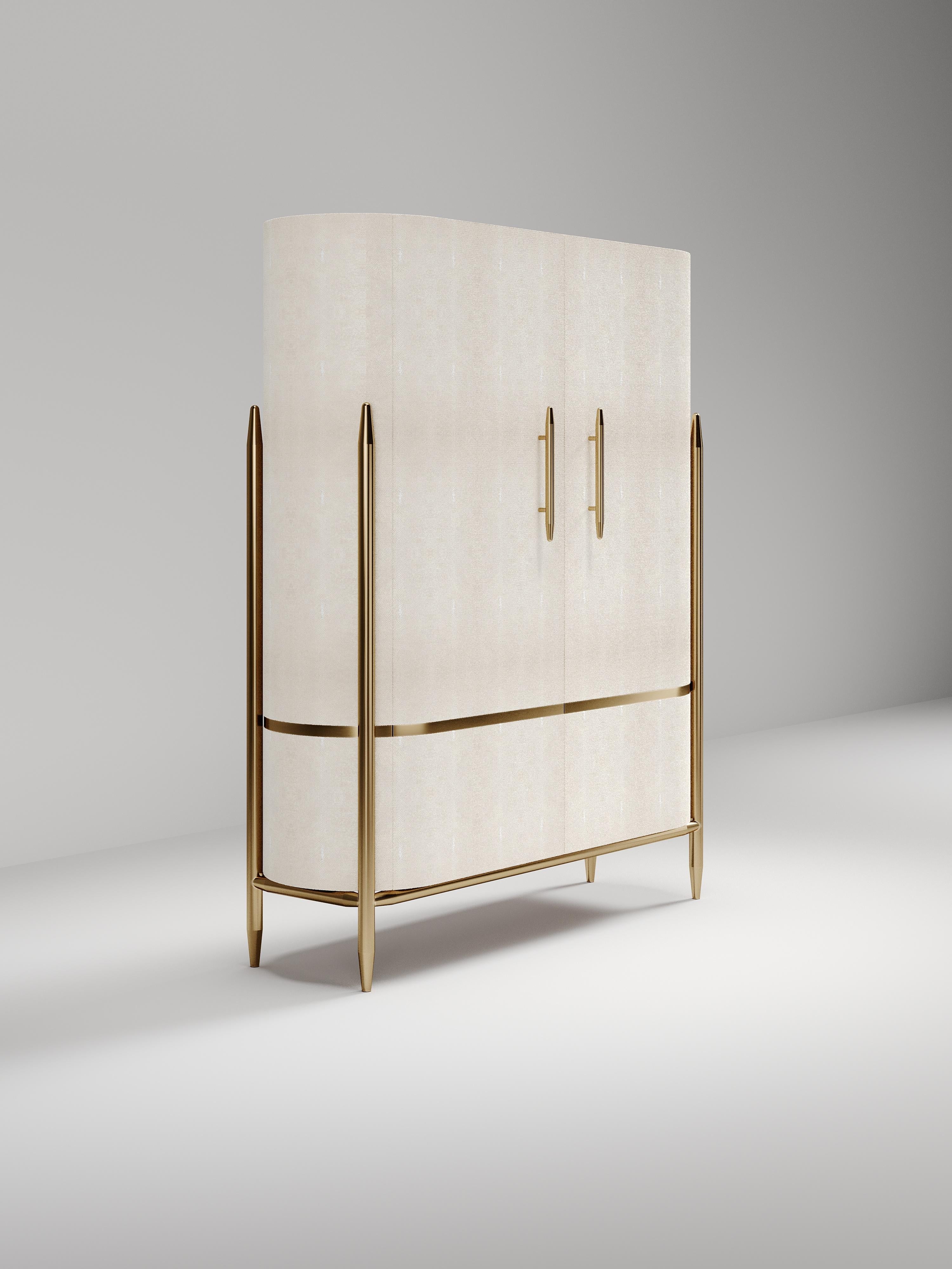 https://a.1stdibscdn.com/shagreen-cabinet-with-brass-accents-by-kifu-paris-for-sale-picture-3/f_45491/f_284266021651116620697/20000_master.jpg