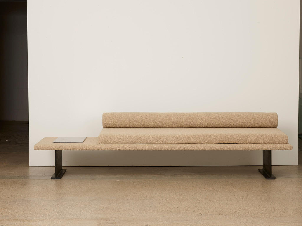 https://a.1stdibscdn.com/trave-sofa-on-i-beam-legs-for-sale-picture-5/f_99002/f_404020621719697868961/20010621_UBR_0395_master.jpg