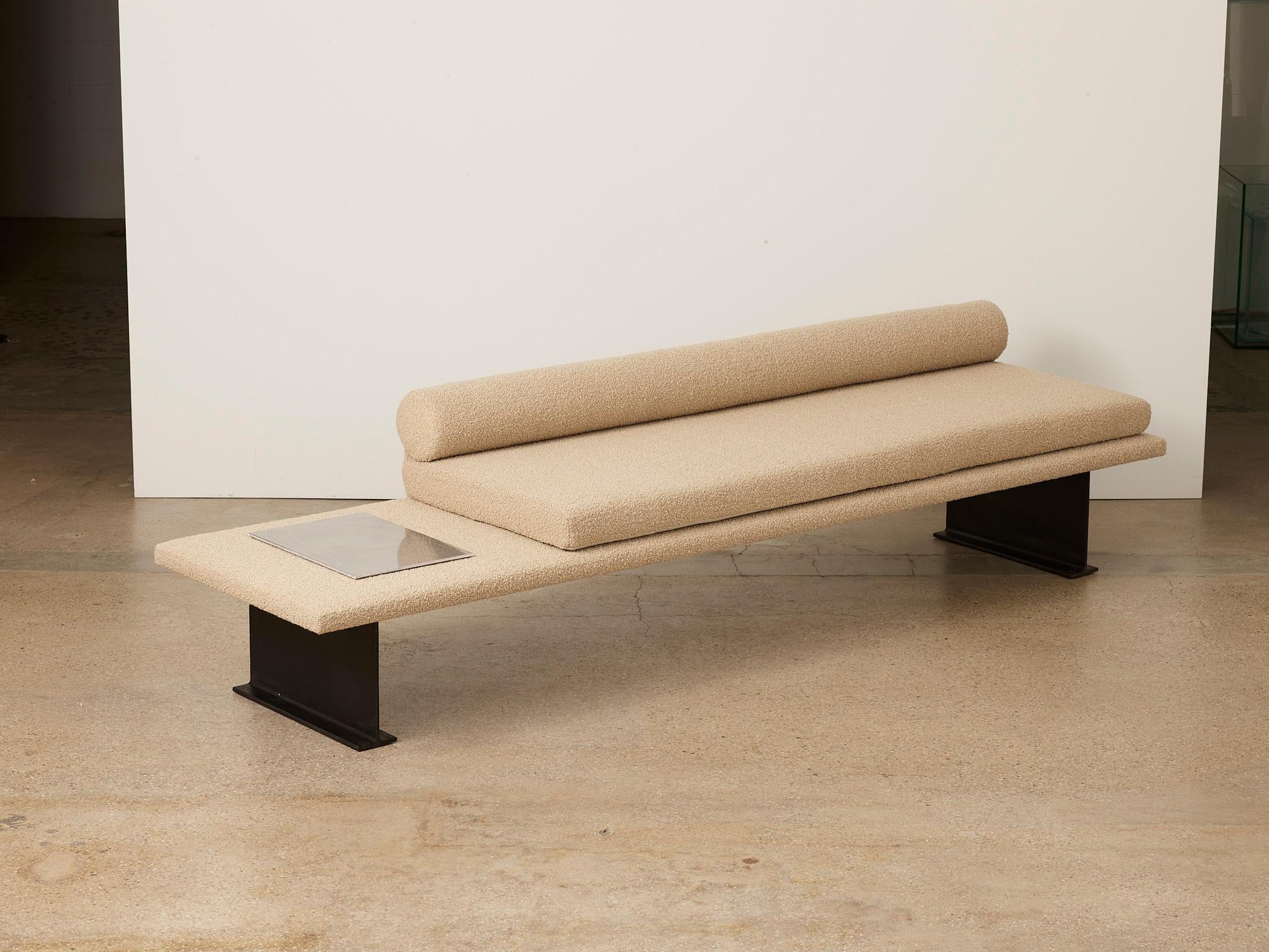 https://a.1stdibscdn.com/trave-sofa-on-i-beam-legs-for-sale-picture-7/f_99002/f_404020621719697868861/20010621_UBR_0406_master.jpg